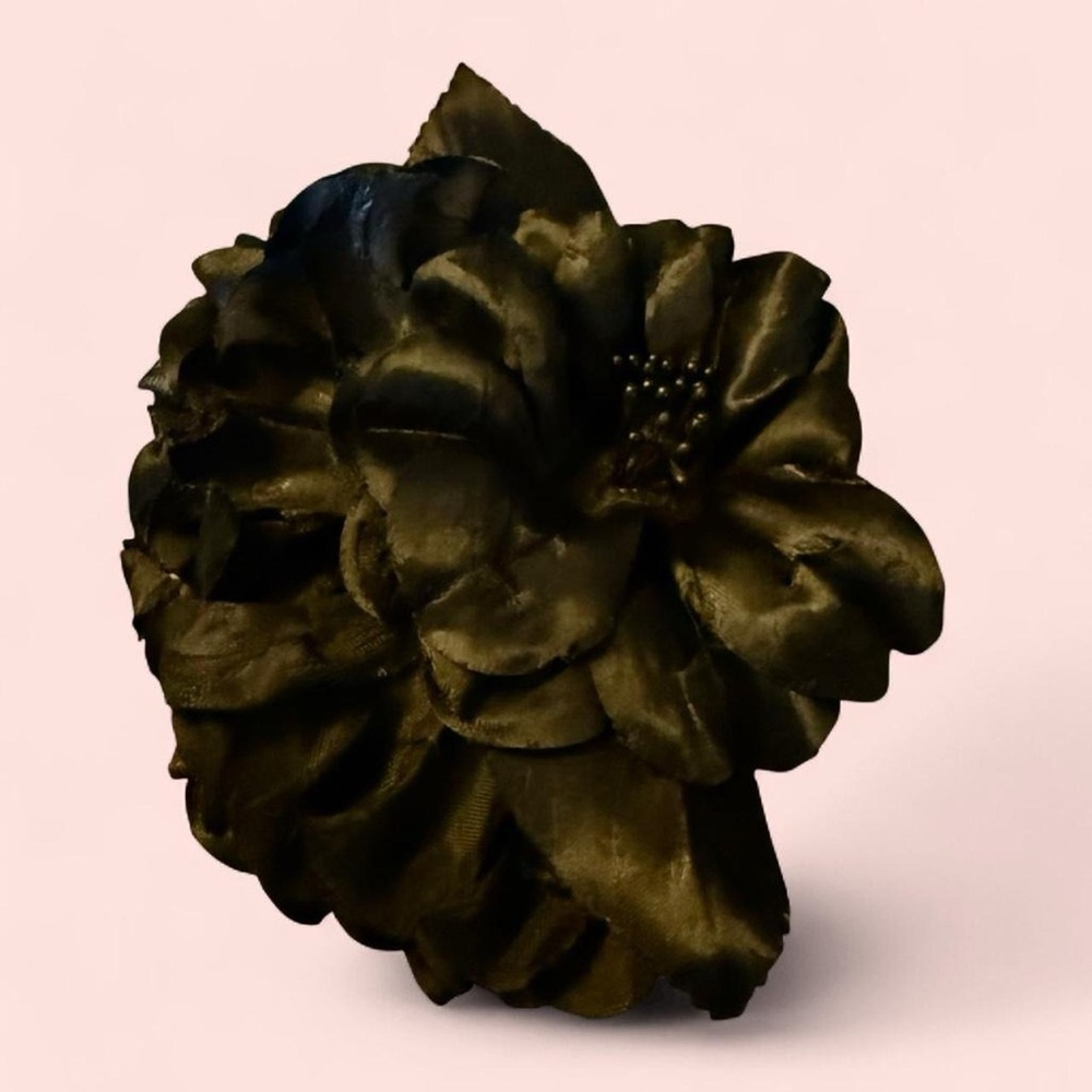 Elegant Black Floral Brooch